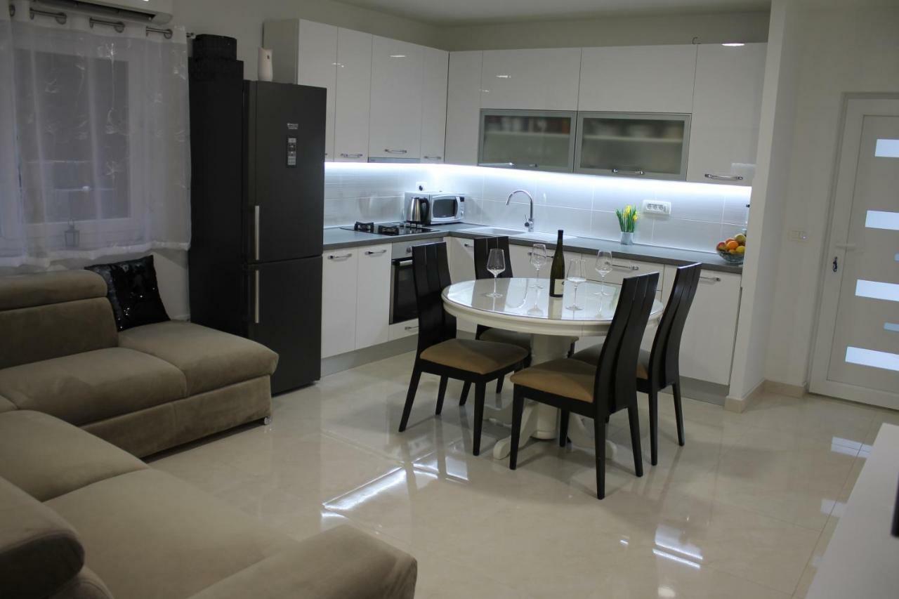 Apartments Valentino Gradac  Zewnętrze zdjęcie